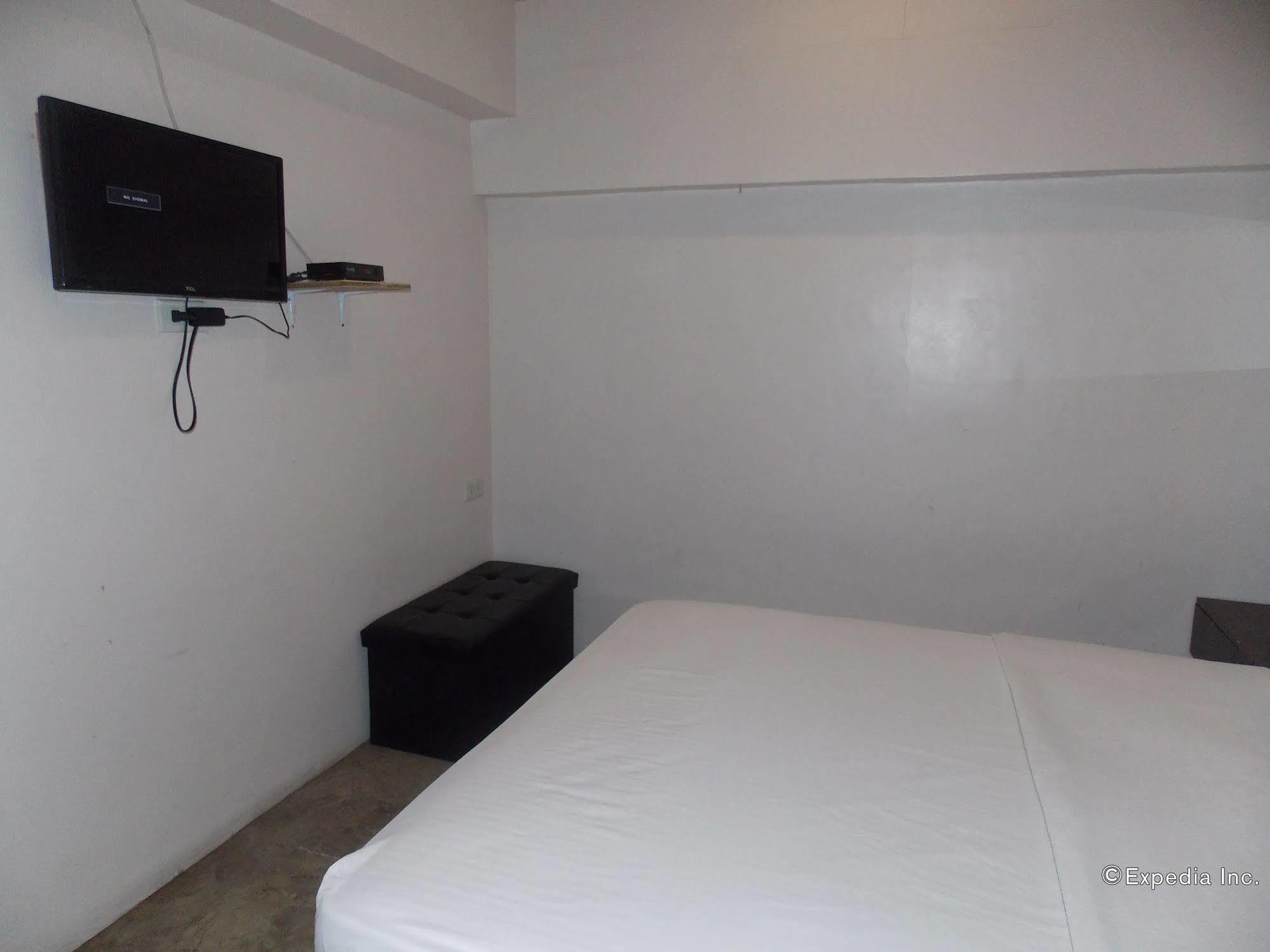 Hometown Hotel - Lacson Bacolod Exterior photo